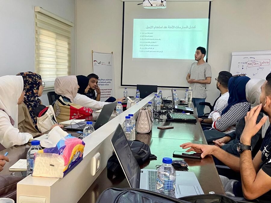 Delivering an email security training session